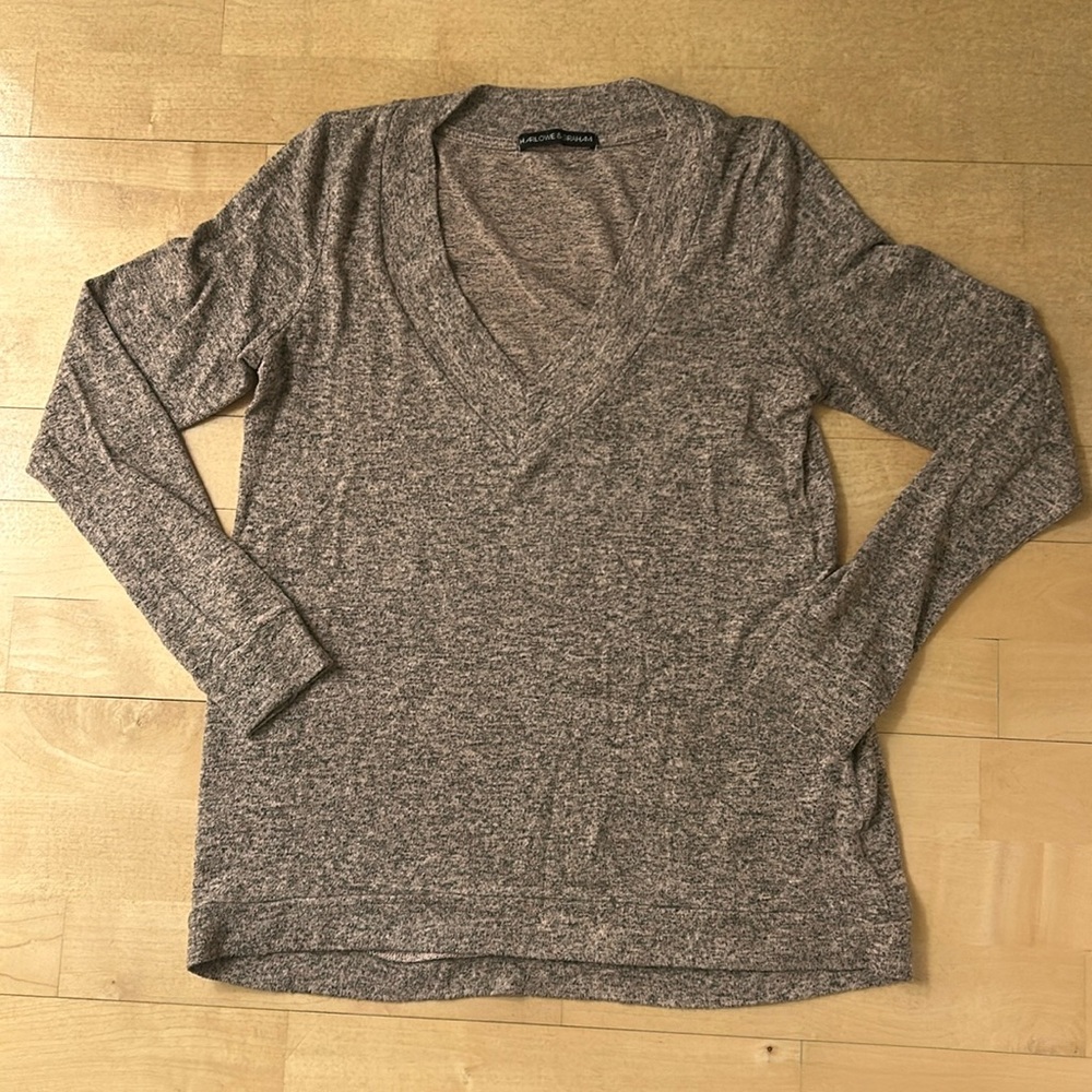 Harlowe & Graham Soft V-Neck Sweater, size small